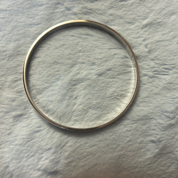Women’s Bangle Bracelet - Picture 1 of 3